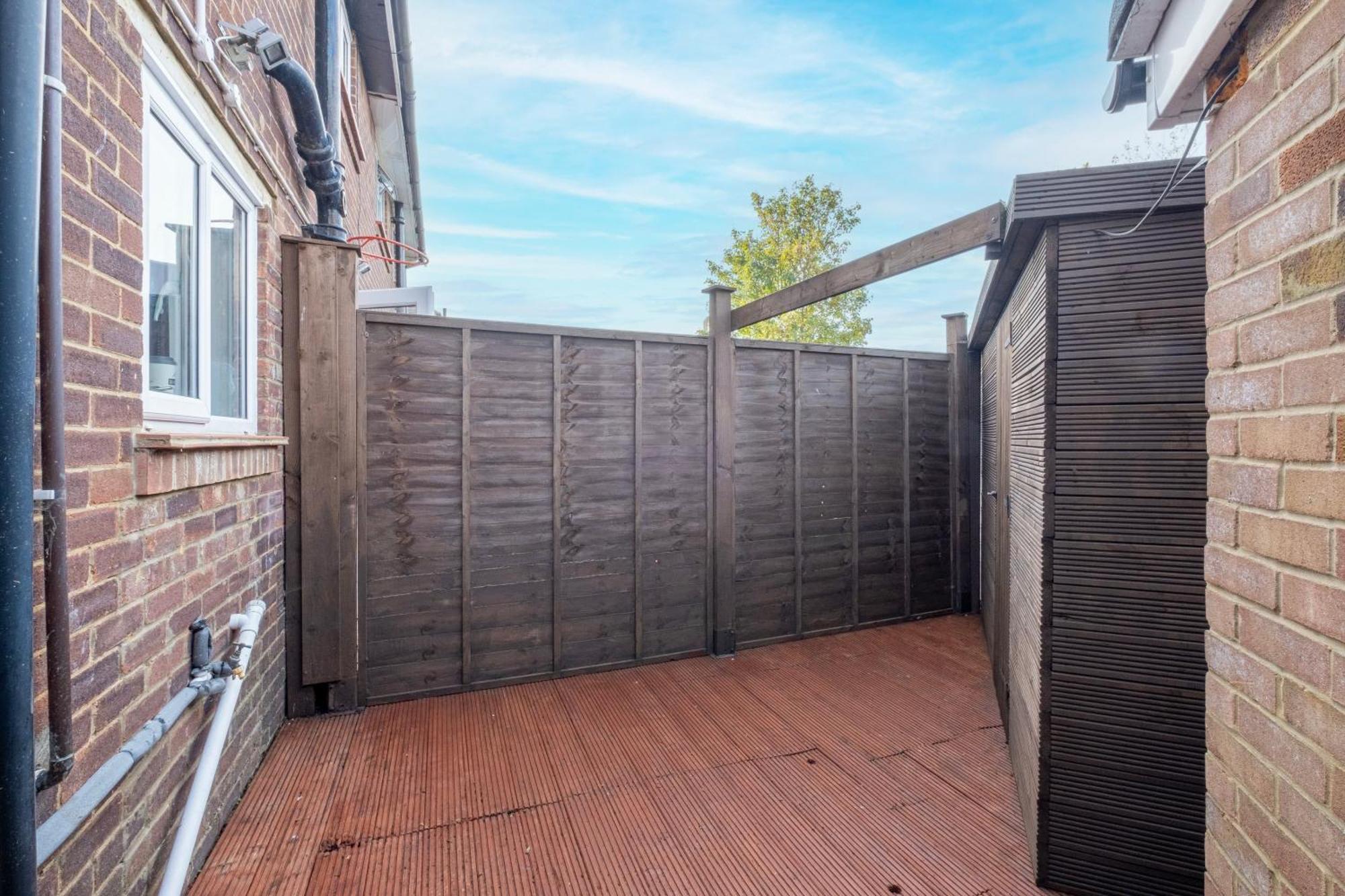 Kings House Apartment Hayes, West London Apt A Northolt  Экстерьер фото