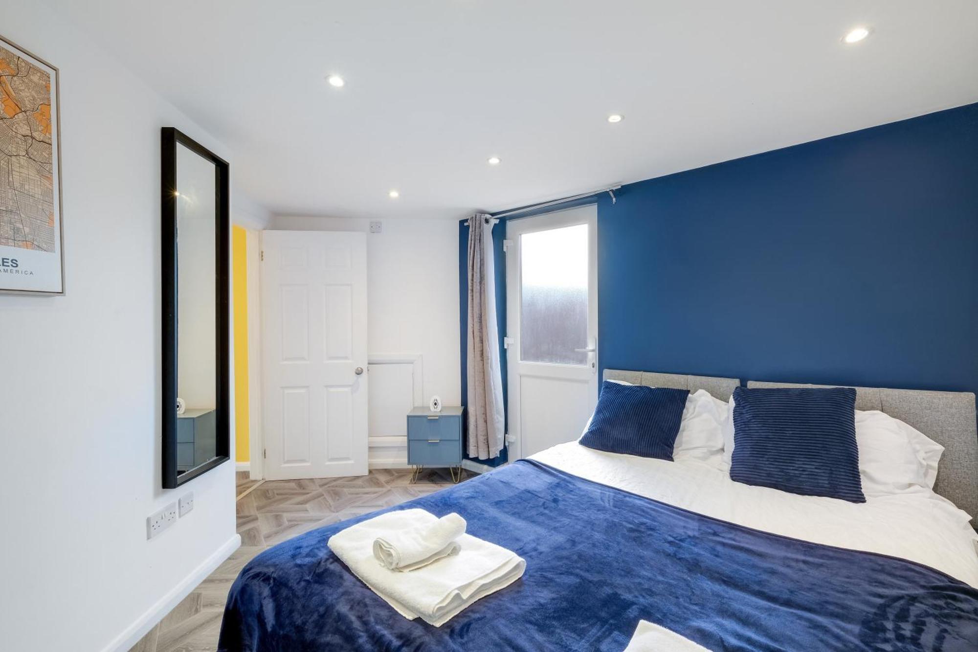 Kings House Apartment Hayes, West London Apt A Northolt  Экстерьер фото