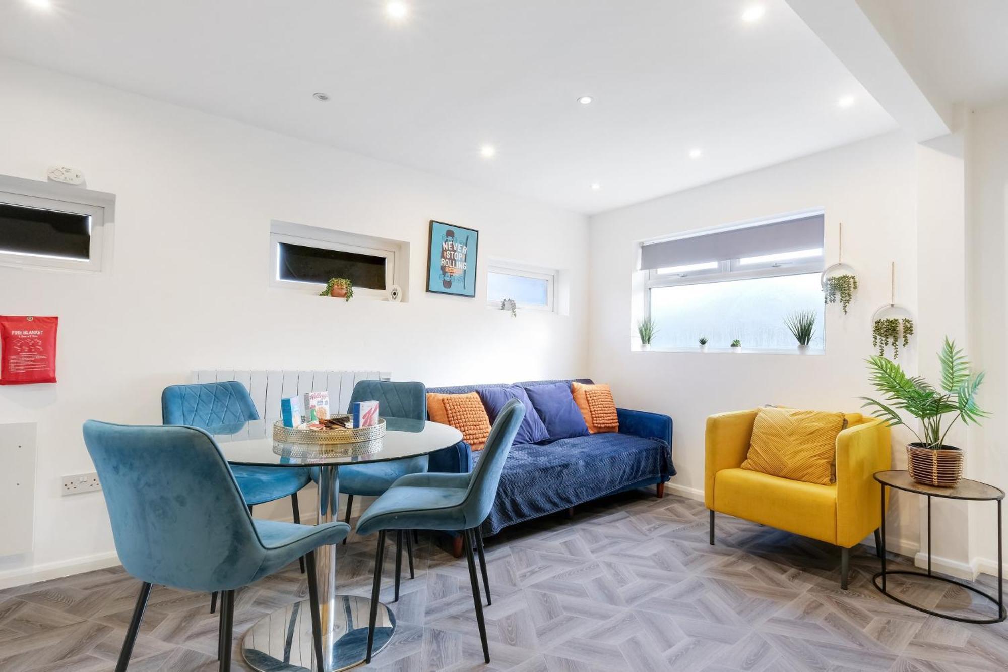Kings House Apartment Hayes, West London Apt A Northolt  Экстерьер фото