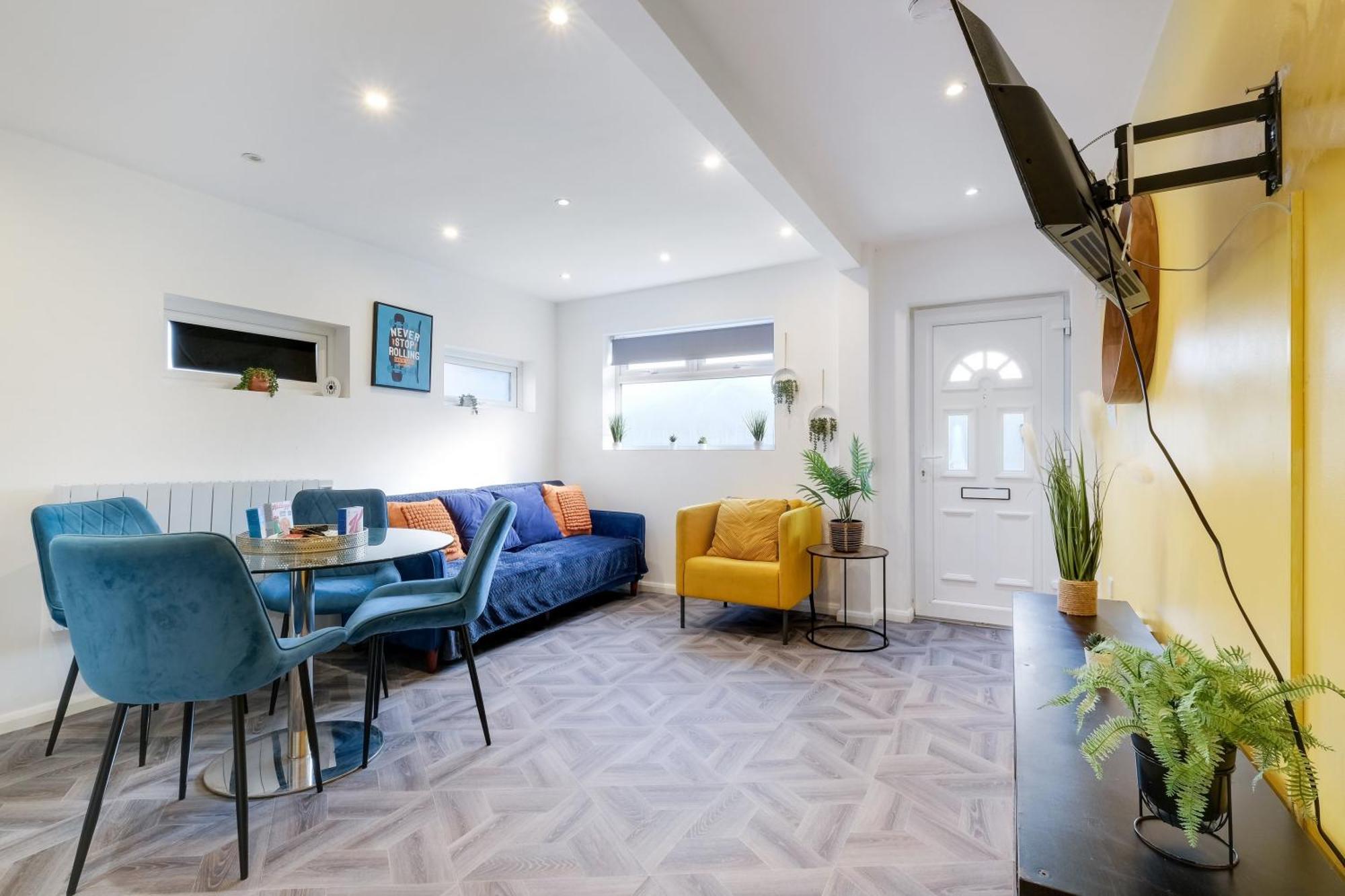 Kings House Apartment Hayes, West London Apt A Northolt  Экстерьер фото