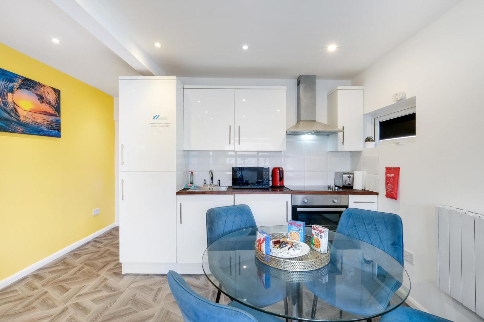 Kings House Apartment Hayes, West London Apt A Northolt  Экстерьер фото